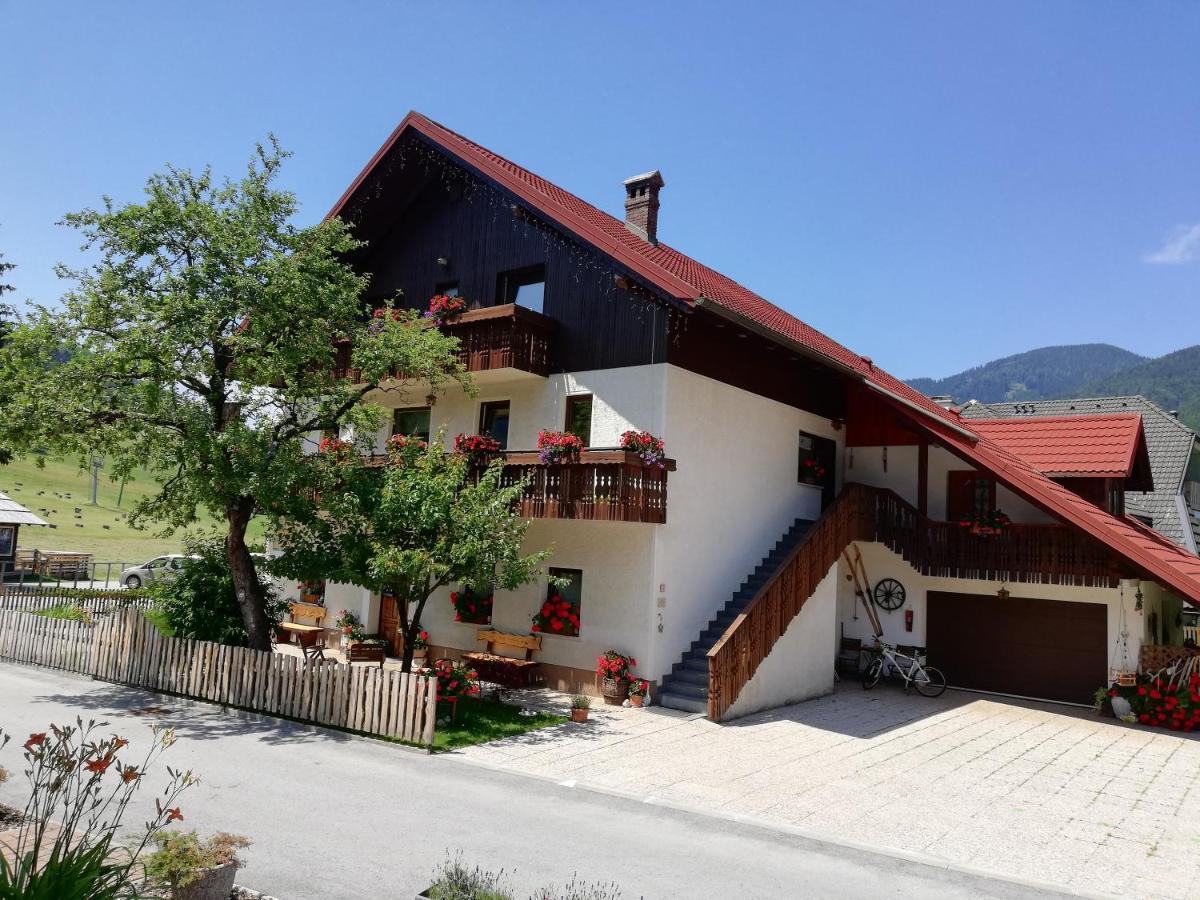 Apartments & Rooms Smucka Kranjska Gora Bagian luar foto